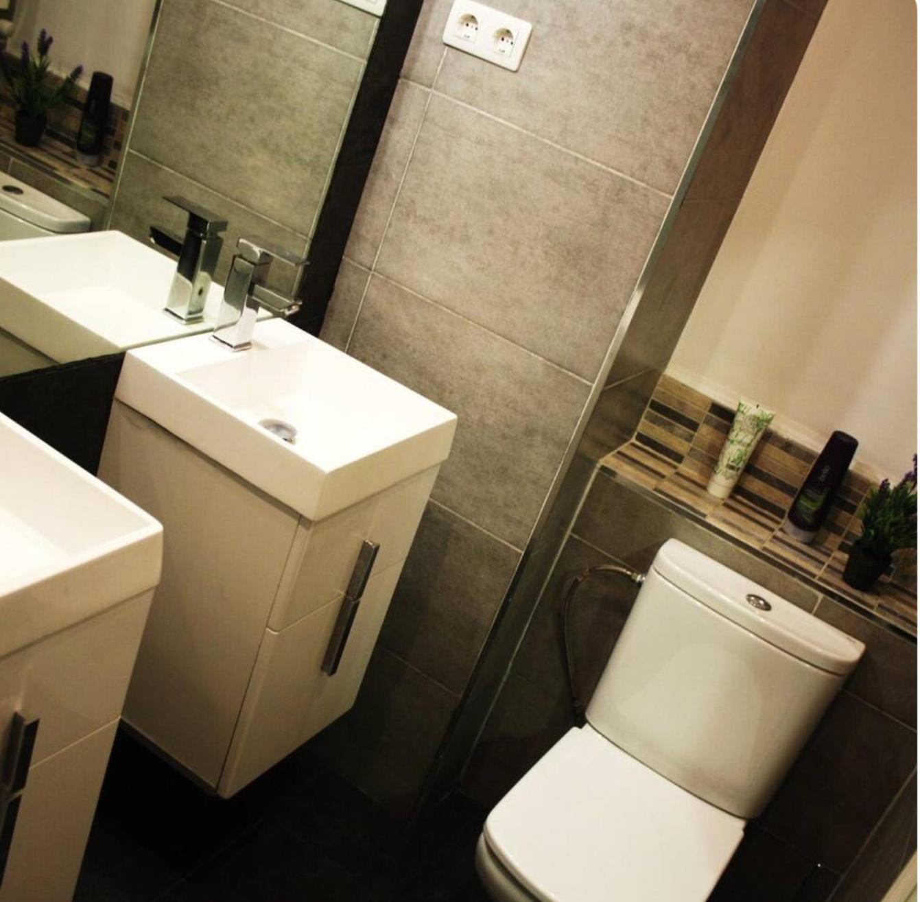 Suite En Apartamento Privado Terraza Centro Bilbao Luaran gambar
