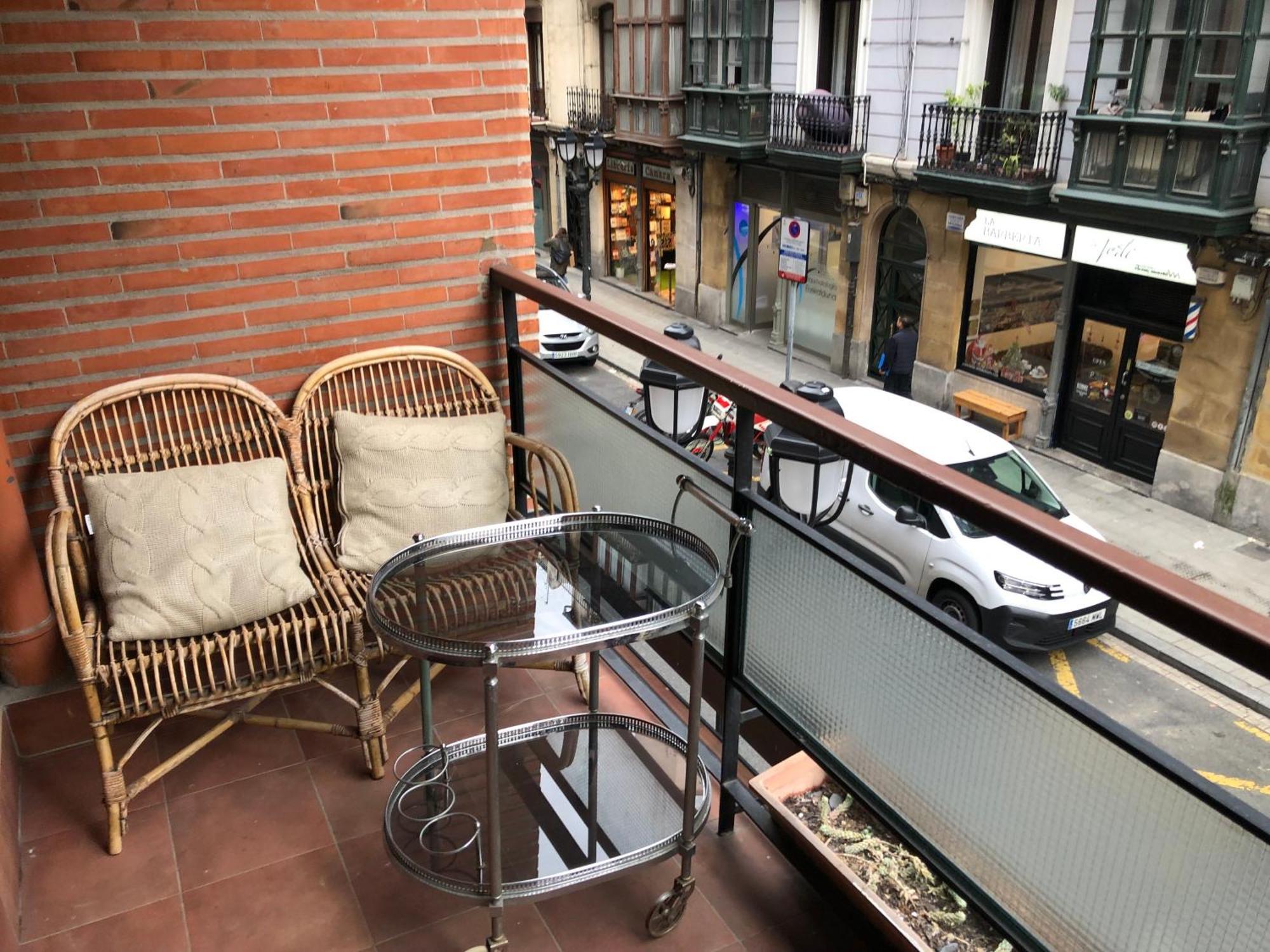 Suite En Apartamento Privado Terraza Centro Bilbao Luaran gambar